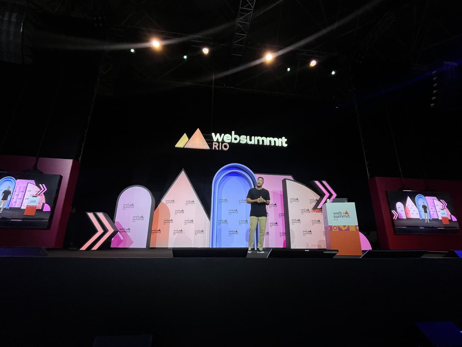 Eddie Hsu’s talk at the Web Summit Rio 2024 (Stage 8).